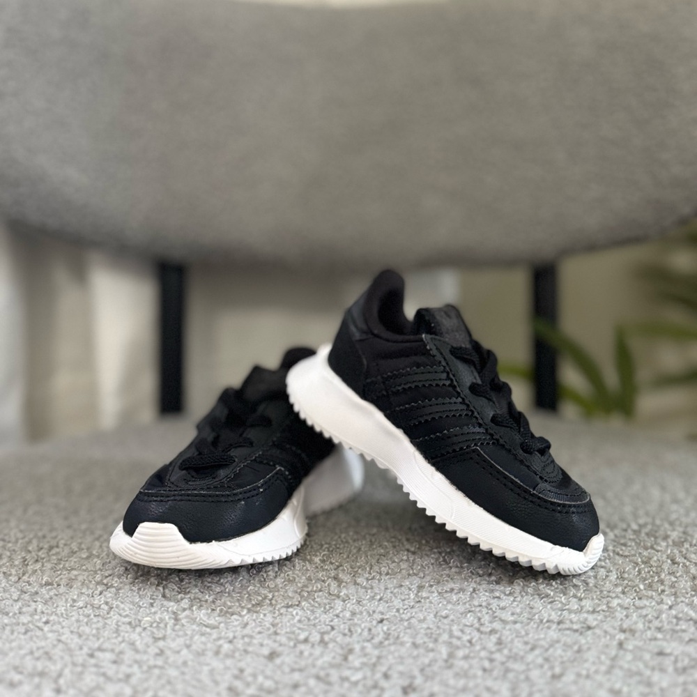 Adidas Sneakers - Picture 5 of 5